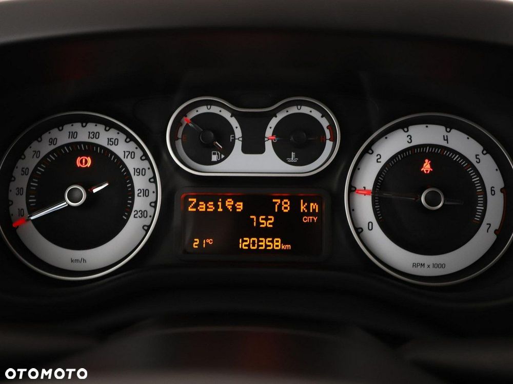 Fiat 500L 1.4 16V Trekking - 23