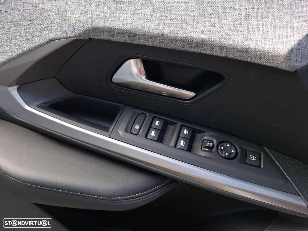 Peugeot 3008 1.2 Hybrid Allure e-DCS6 - 27