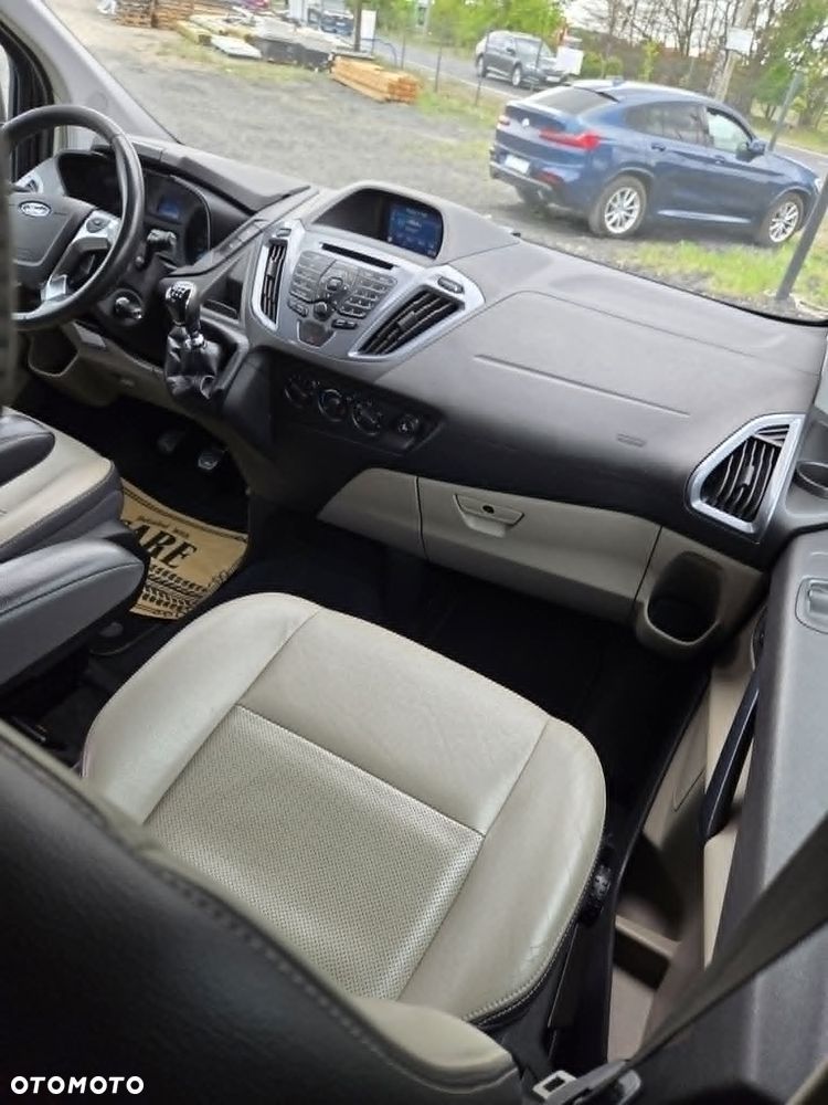 Ford TRANSIT CUSTOM - 17