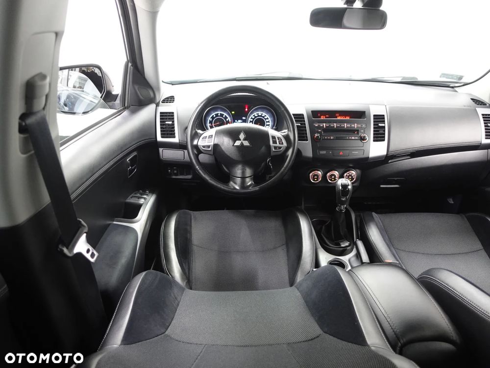 Mitsubishi Outlander 2.0 2WD - 29