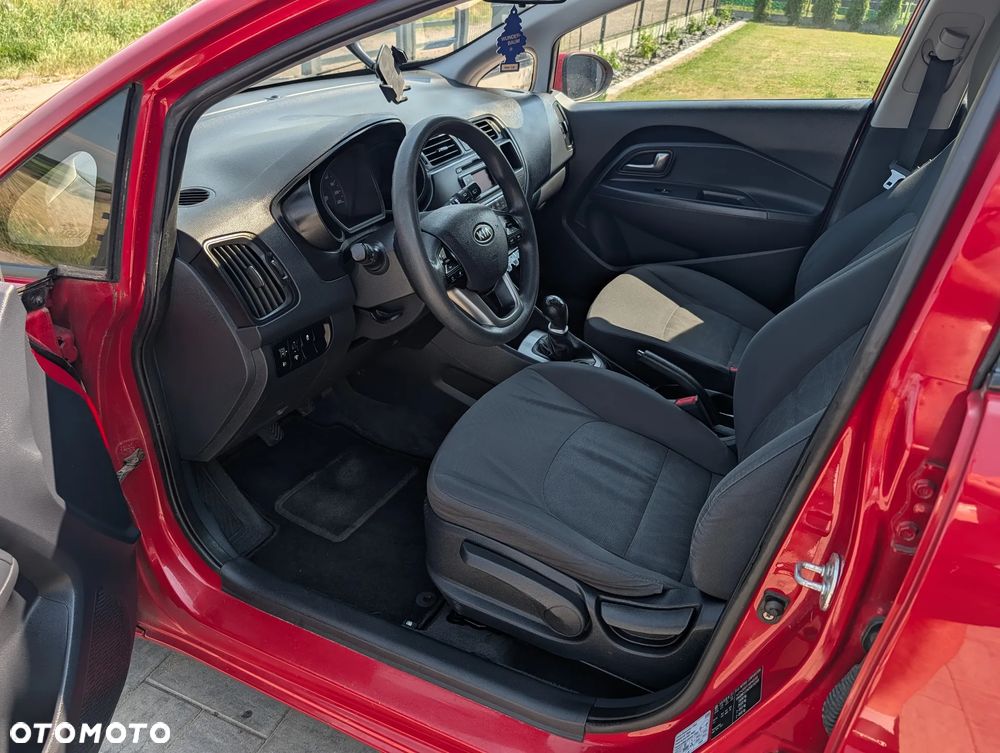 Kia Rio 1.4 M - 17