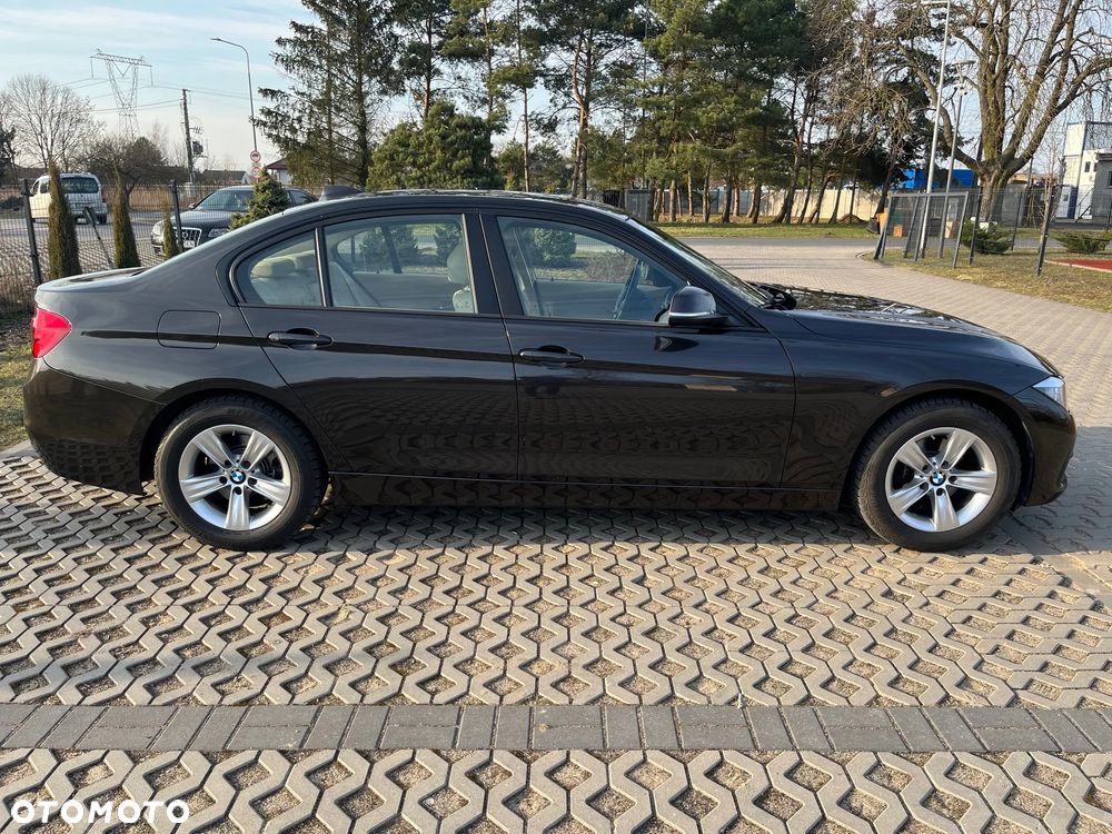 BMW Seria 3 318i - 3