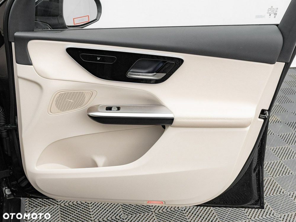 Mercedes-Benz GLC - 27