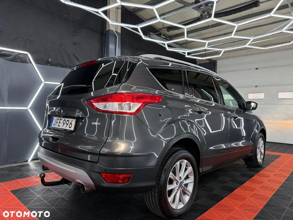 Ford Kuga 1.5 EcoBoost 2x4 Titanium - 10
