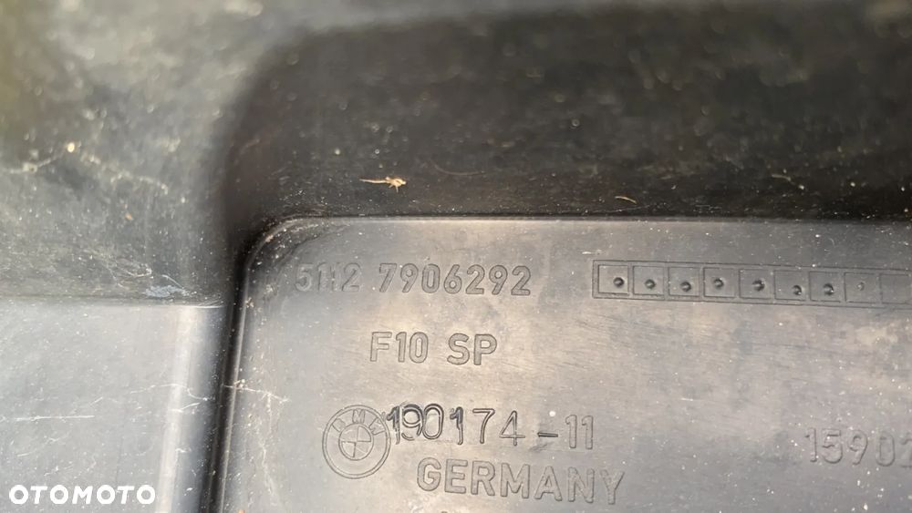 BMW F10 ŚLIZG MOCOWANIE ZDERZAKA TYŁ TYLNY 7906292 LEKKO USZKODZONY - 3