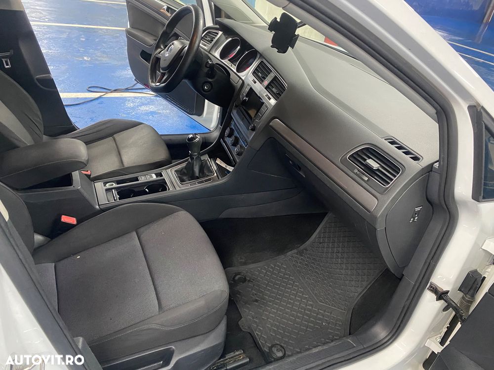 Volkswagen Golf 1.6 TDI BMT Comfortline - 9