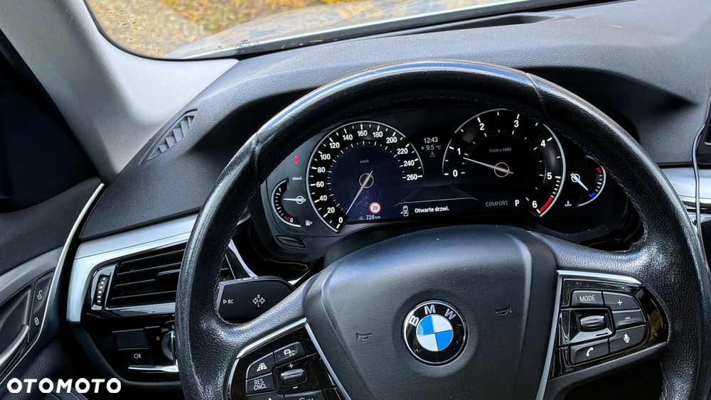 BMW Seria 5 520d Luxury Line - 23