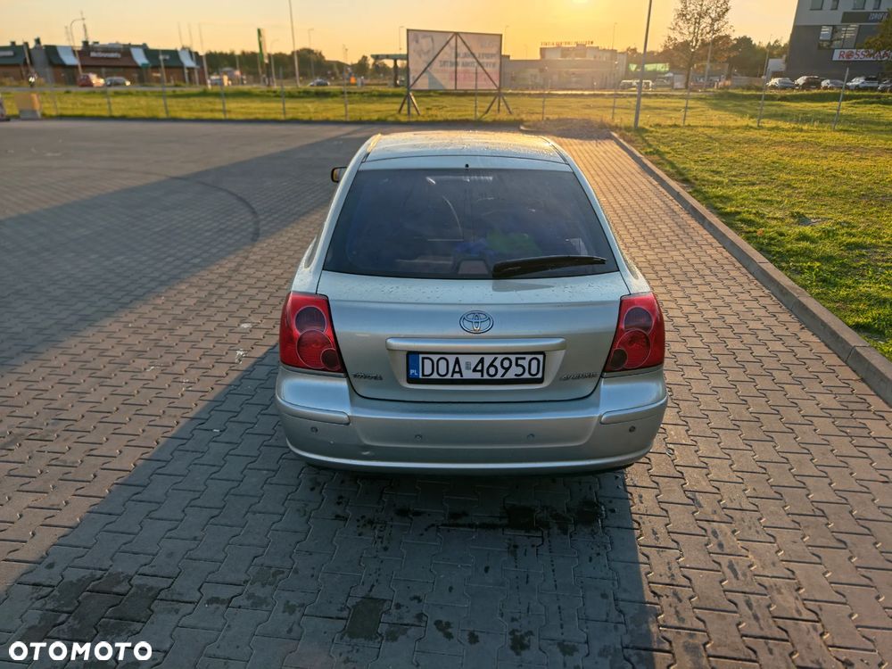 Toyota Avensis - 7
