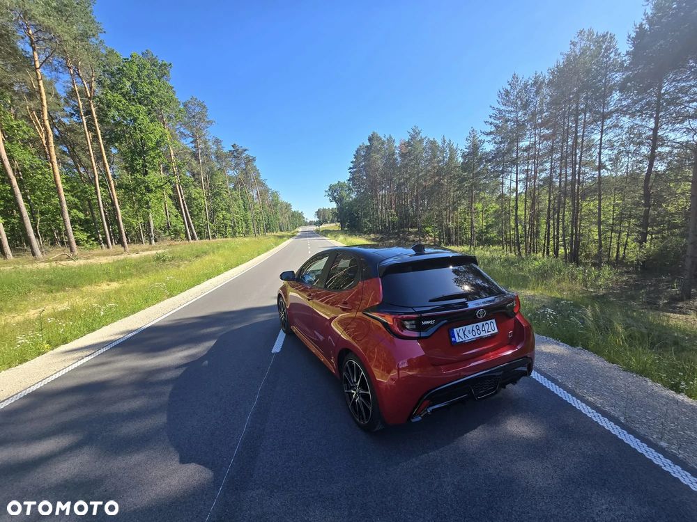Toyota Yaris Hybrid 1.5 GR Sport - 3