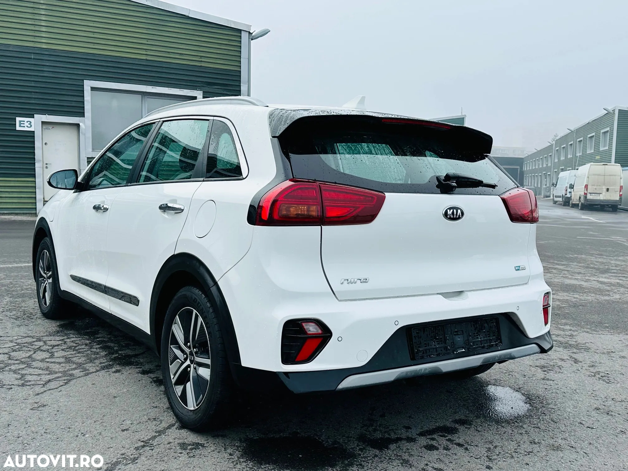 Kia Niro 1.6 GDI PHEV 2WD Aut. Vision - 3