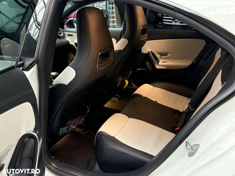 Mercedes-Benz CLA 220 4Matic 7G-DCT AMG Line - 19