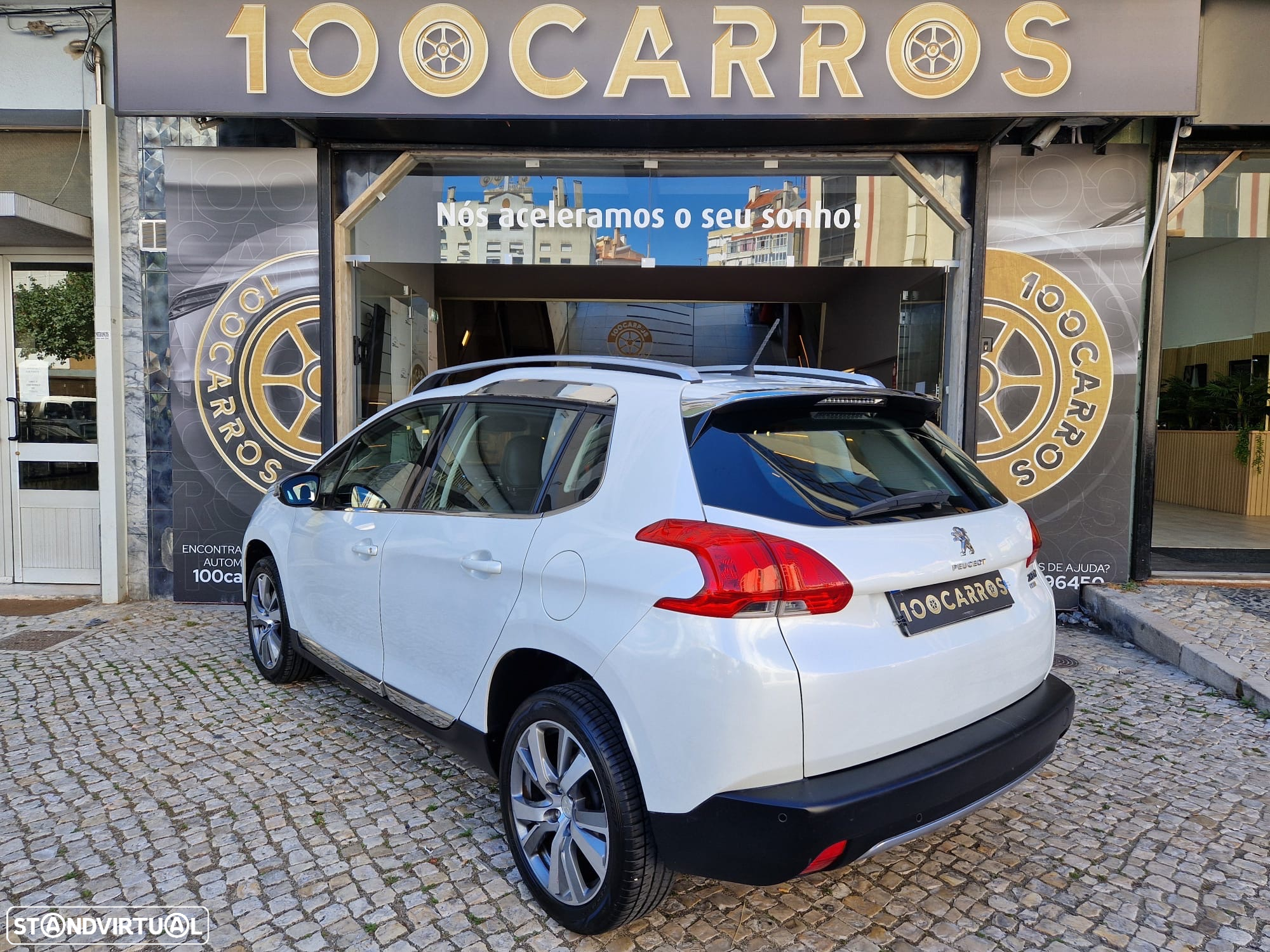 Peugeot 2008 1.2 PureTech Allure - 8