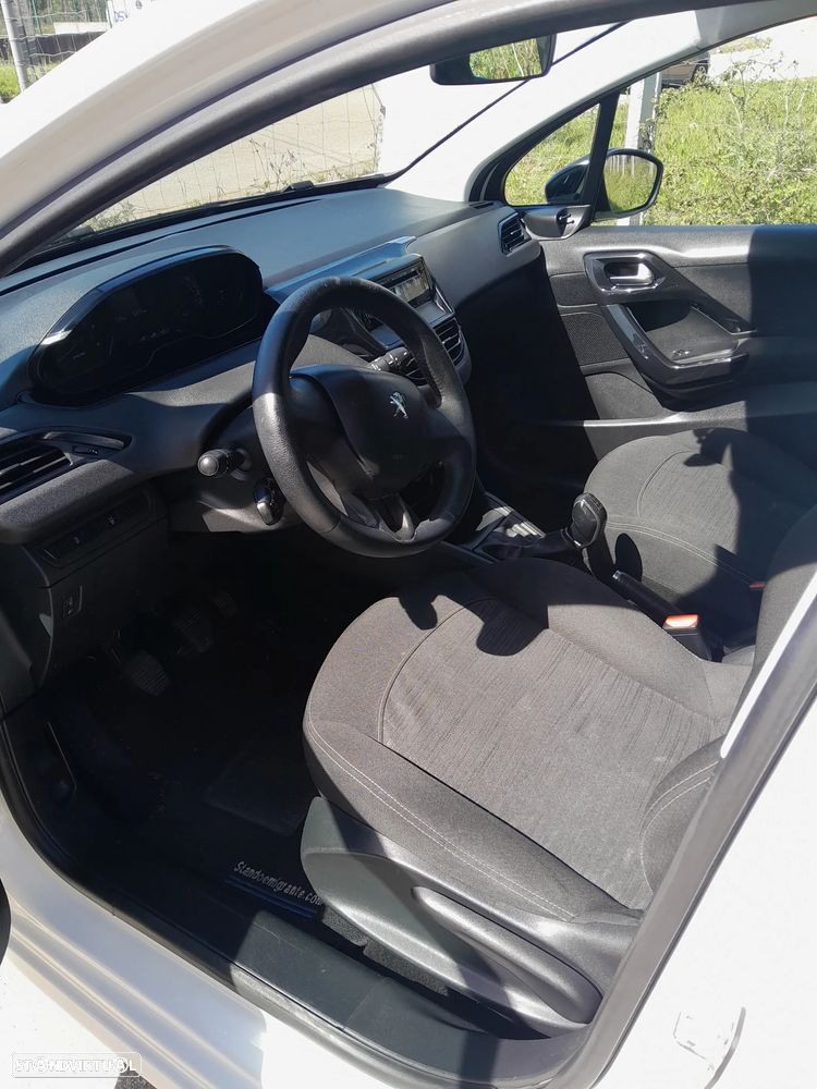 Peugeot 208 1.4 HDi - 2