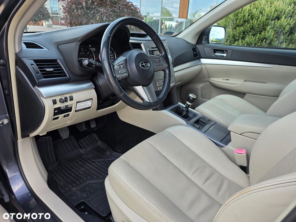 Subaru Outback - 32