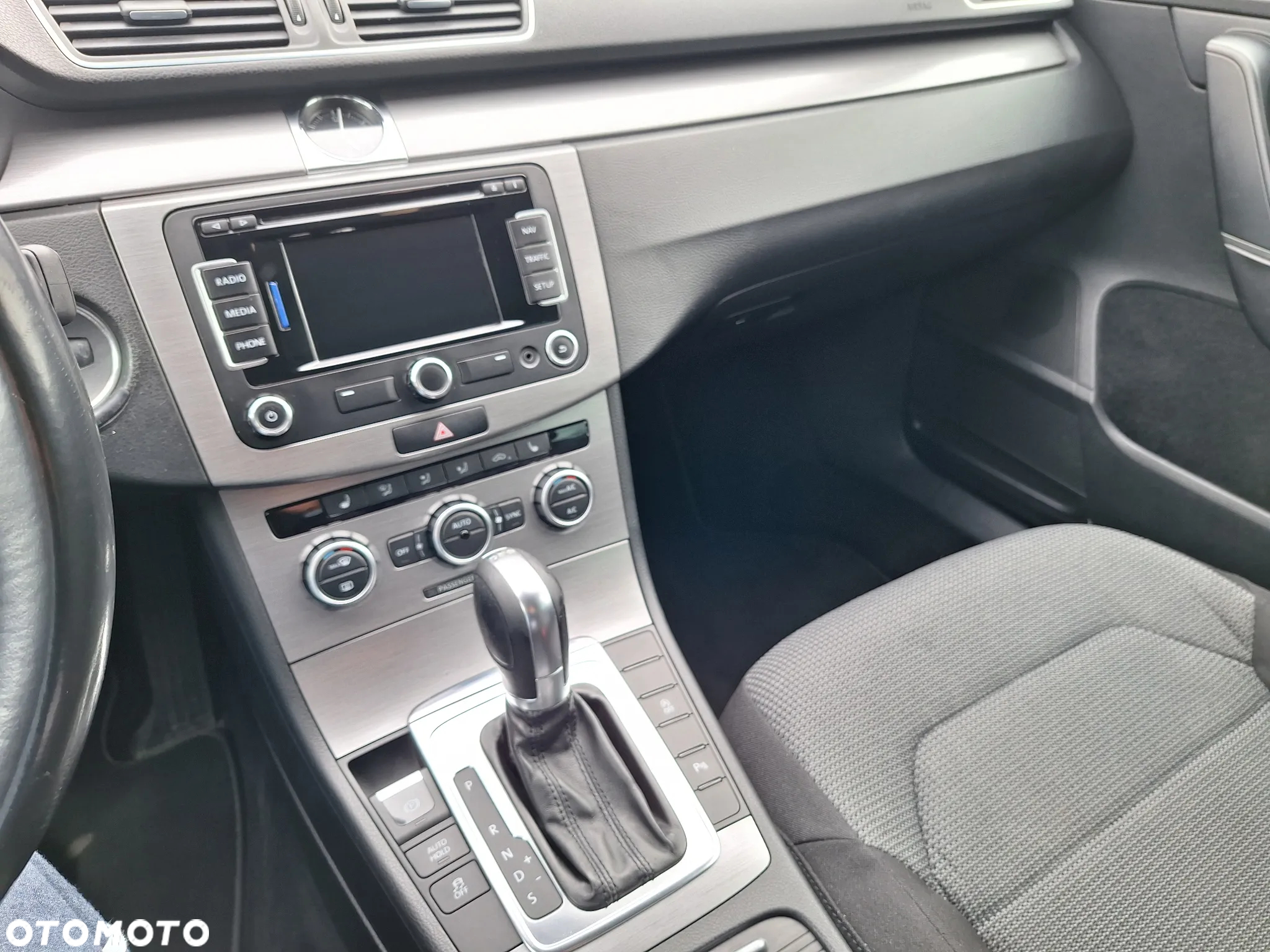 Volkswagen Passat - 18