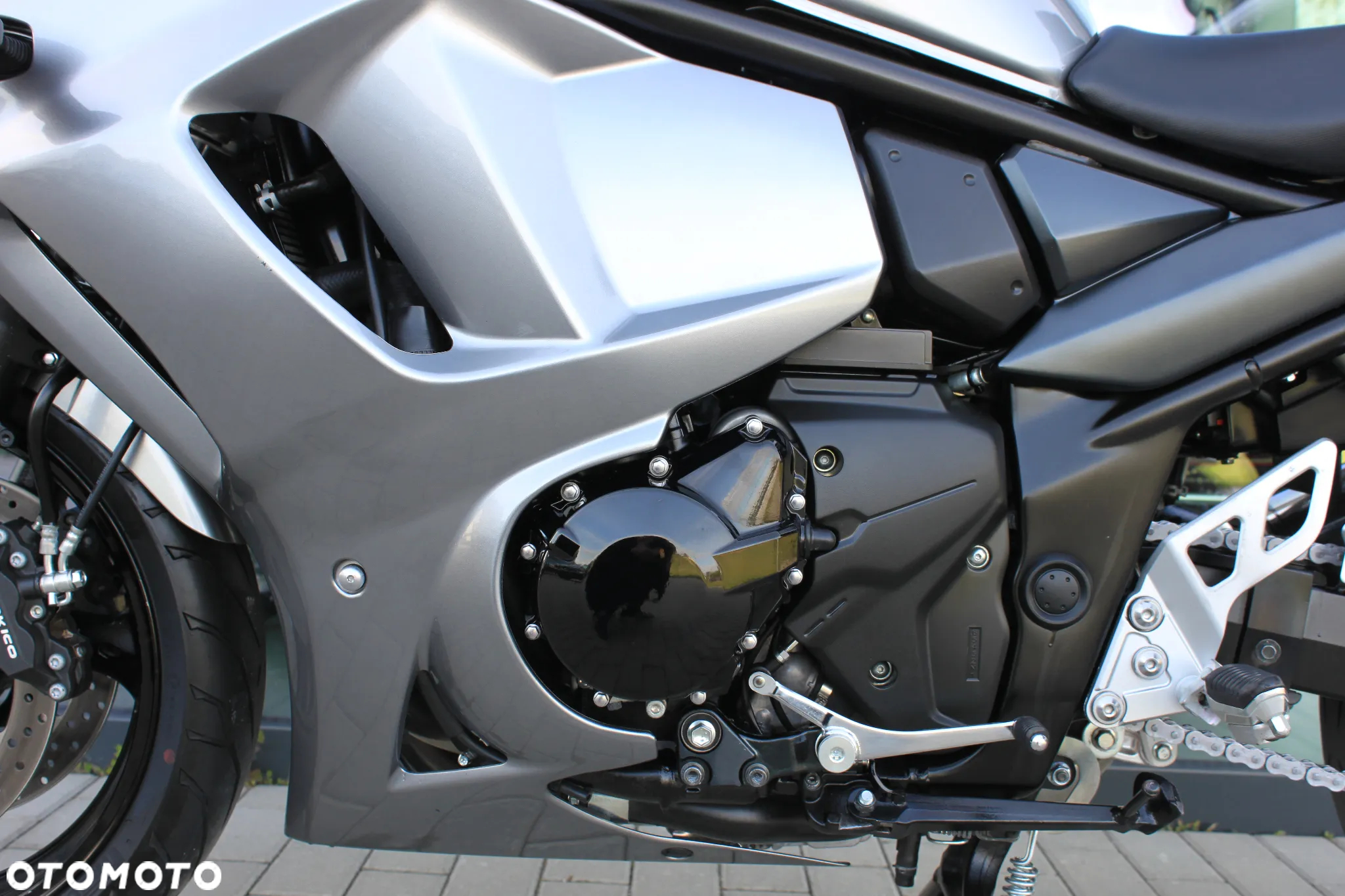 Suzuki GSX - 10