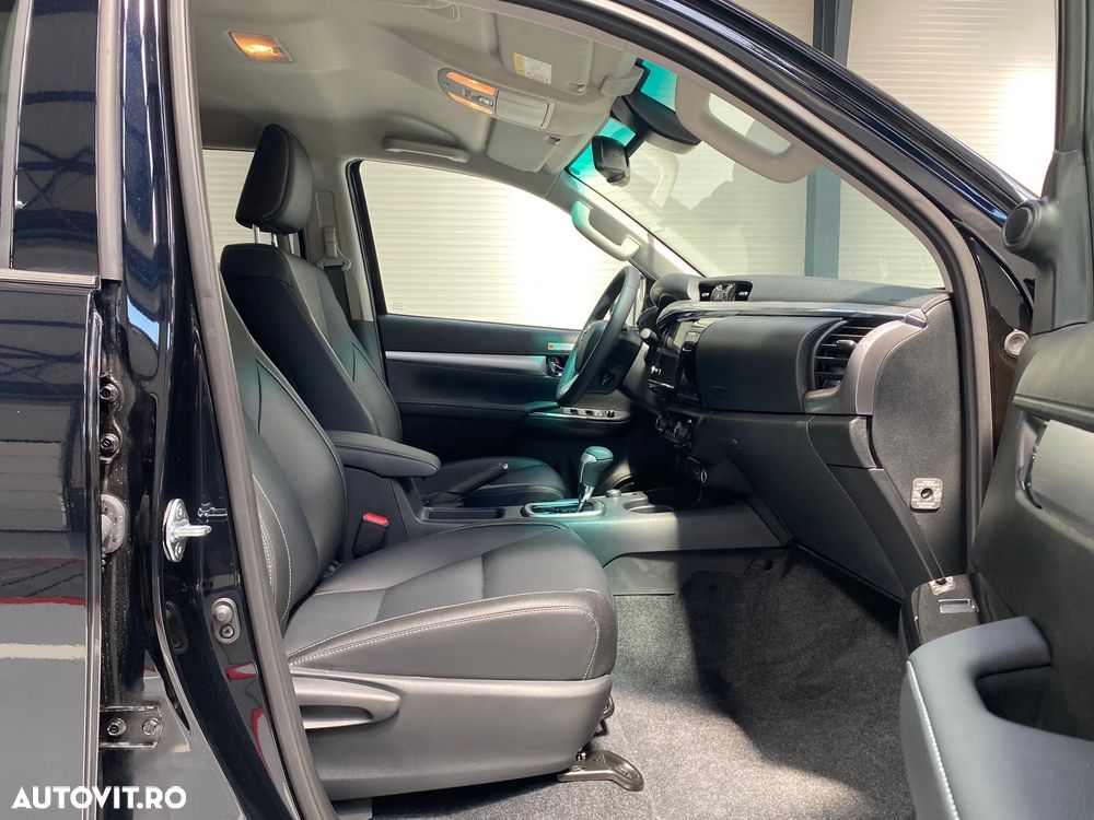 Toyota Hilux 2.8D 204CP 4x4 Double Cab AT MHEV Invincible - 18