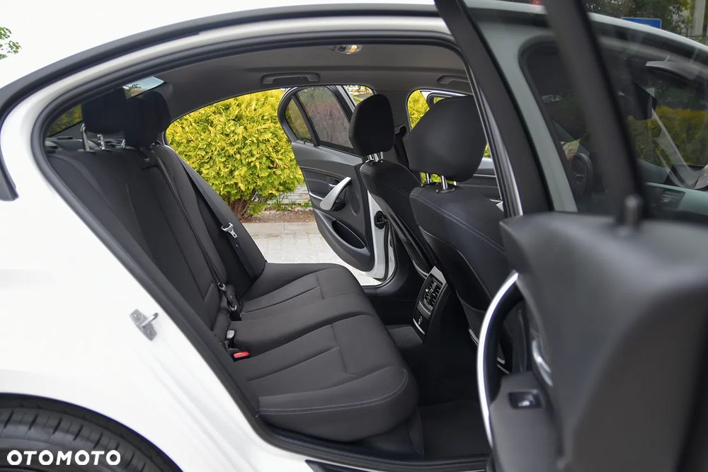 BMW Seria 3 316i - 30