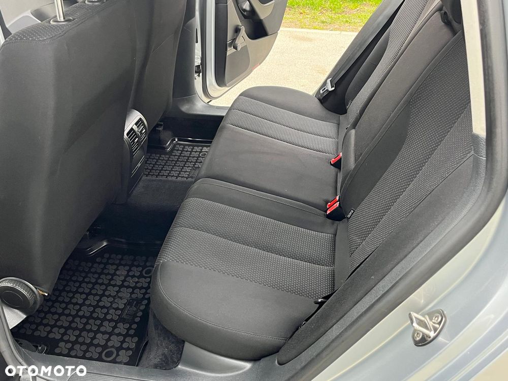Volkswagen Passat 1.9 TDI Comfortline - 11