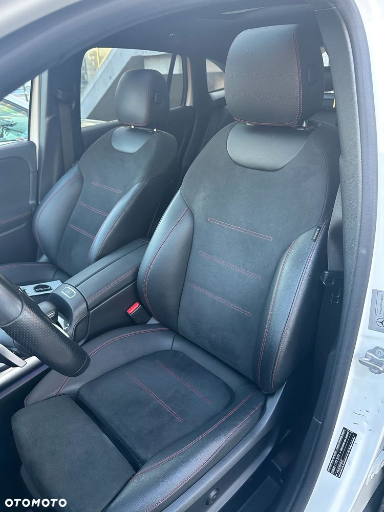 Mercedes-Benz GLA - 37