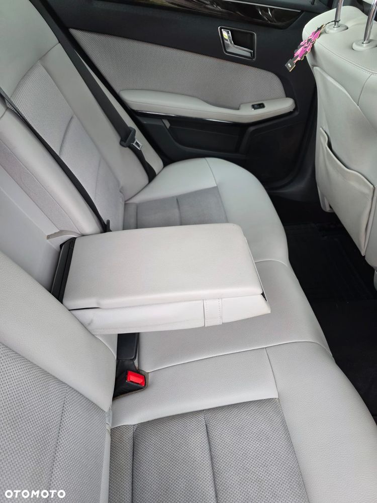 Mercedes-Benz Klasa E 350 CGI BlueEFFICIENCY - 18