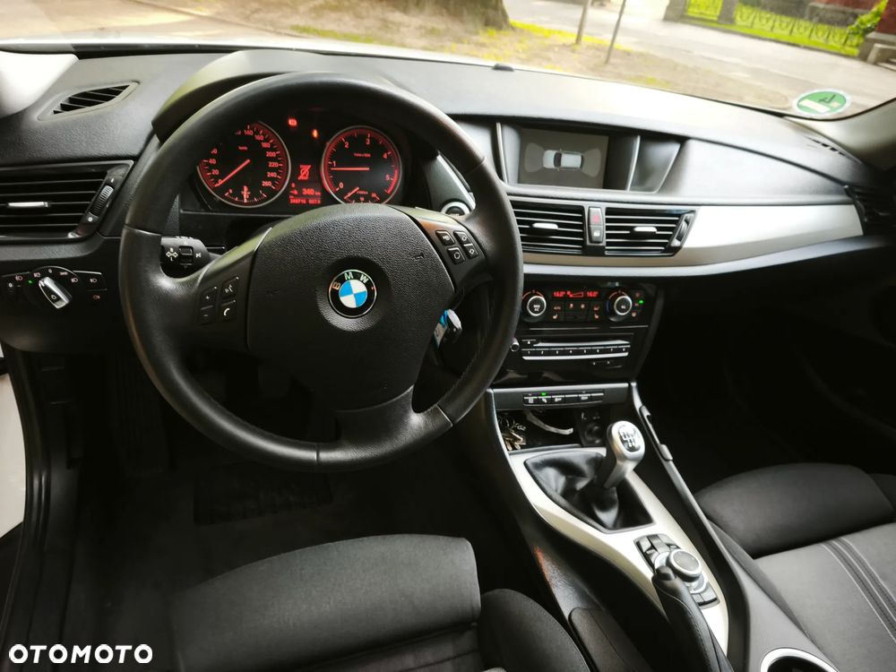 BMW X1 sDrive20d - 11