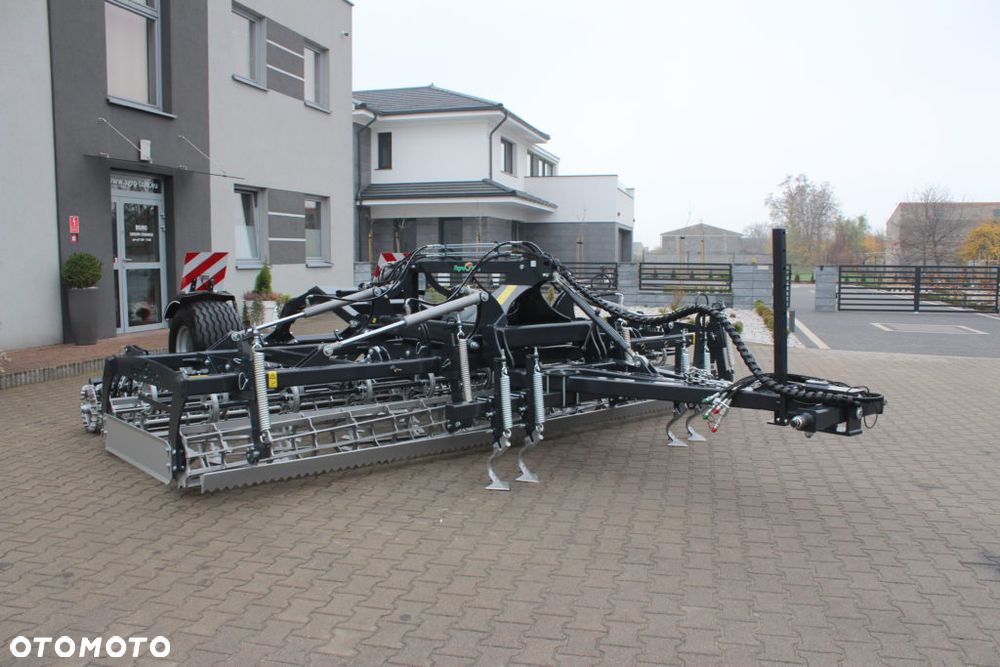 Agro-tom Kompaktowy Agregat Uprawowy UPH - 9