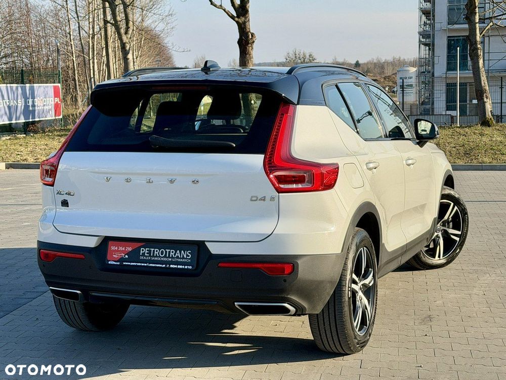Volvo XC 40 D4 SCR AWD R-Design - 10