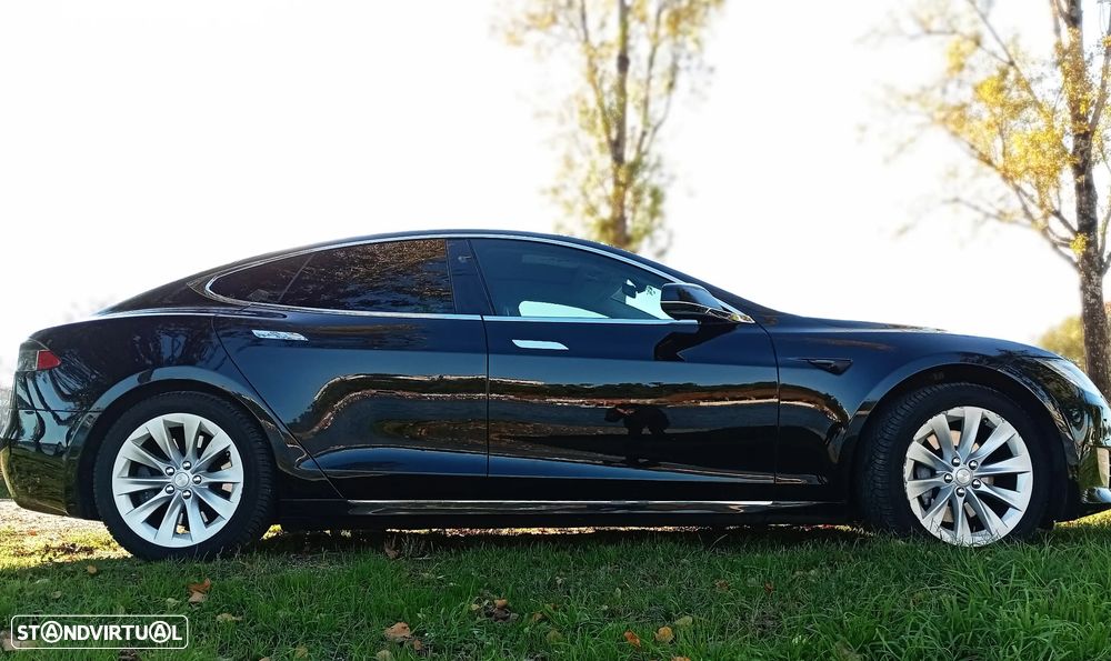 Tesla Model S - 6