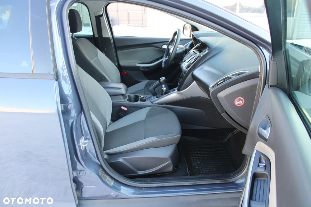 Ford Focus SW - 23