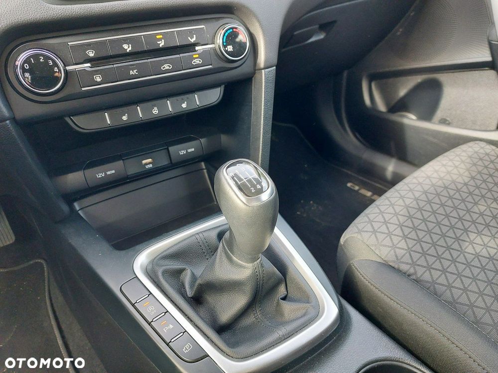 Kia Ceed - 24