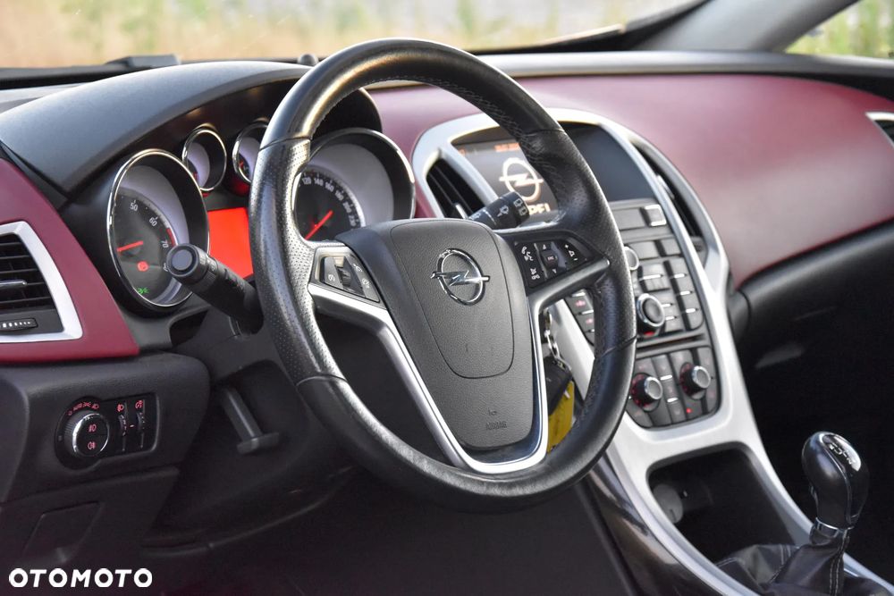 Opel Astra 1.6 T Cosmo - 20