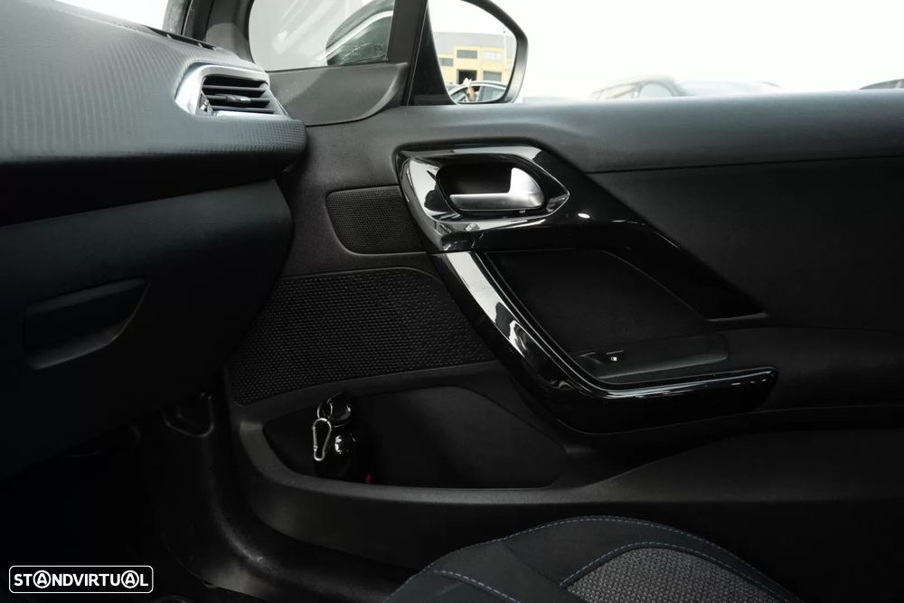 Peugeot 2008 1.2 Allure - 18