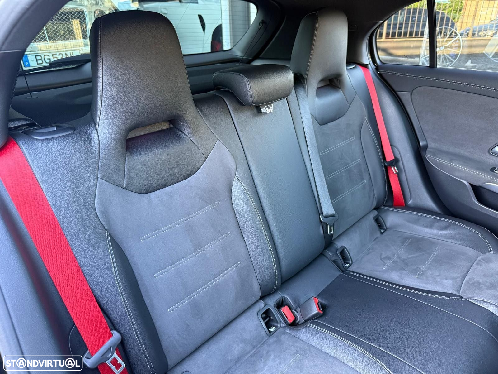 Mercedes-Benz A 35 AMG 4Matic Speedshift DCT 7G Edition 1 - 17