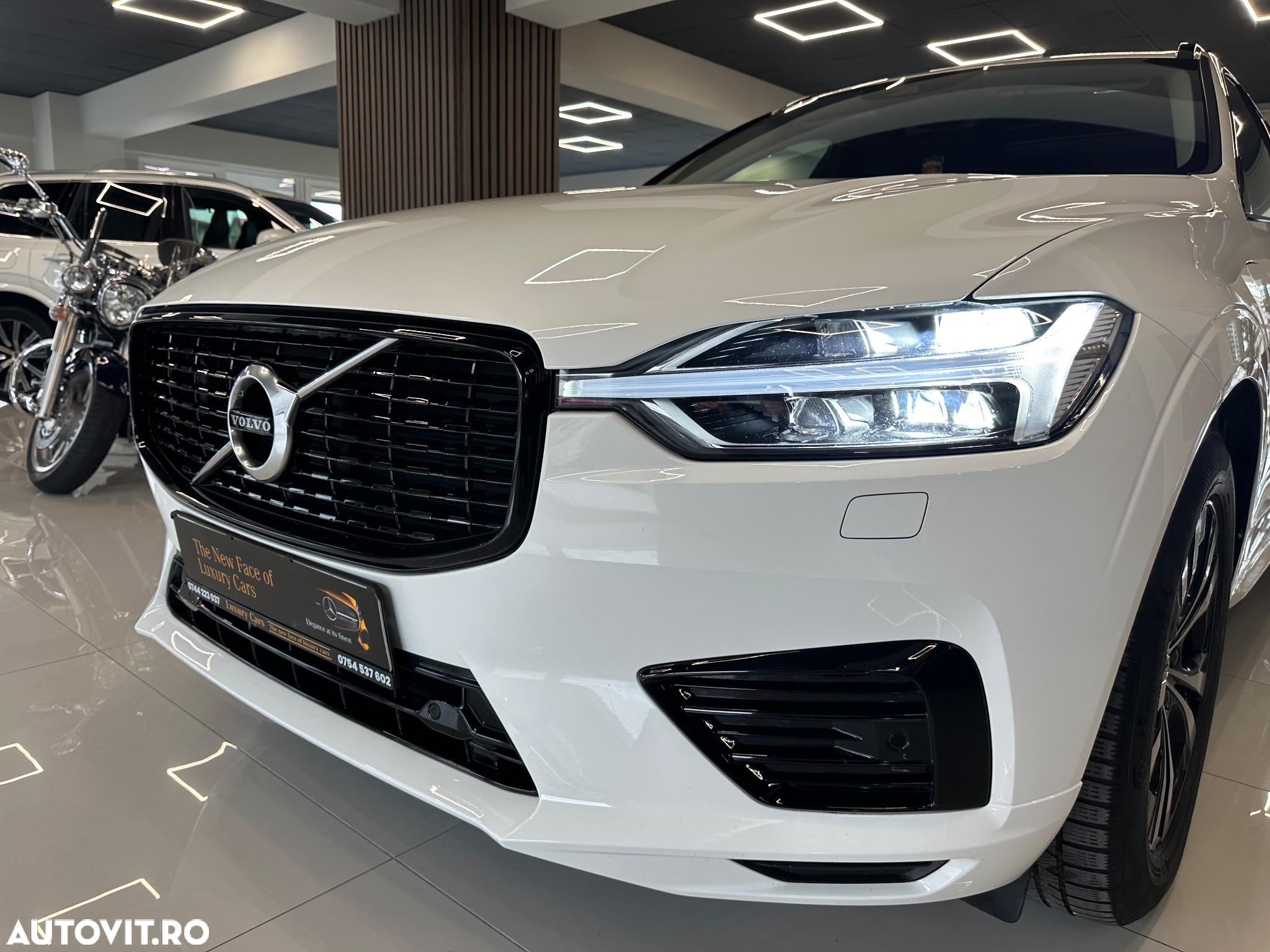 Volvo XC 60 T6 AWD Recharge Geartronic RDesign Expression - 7