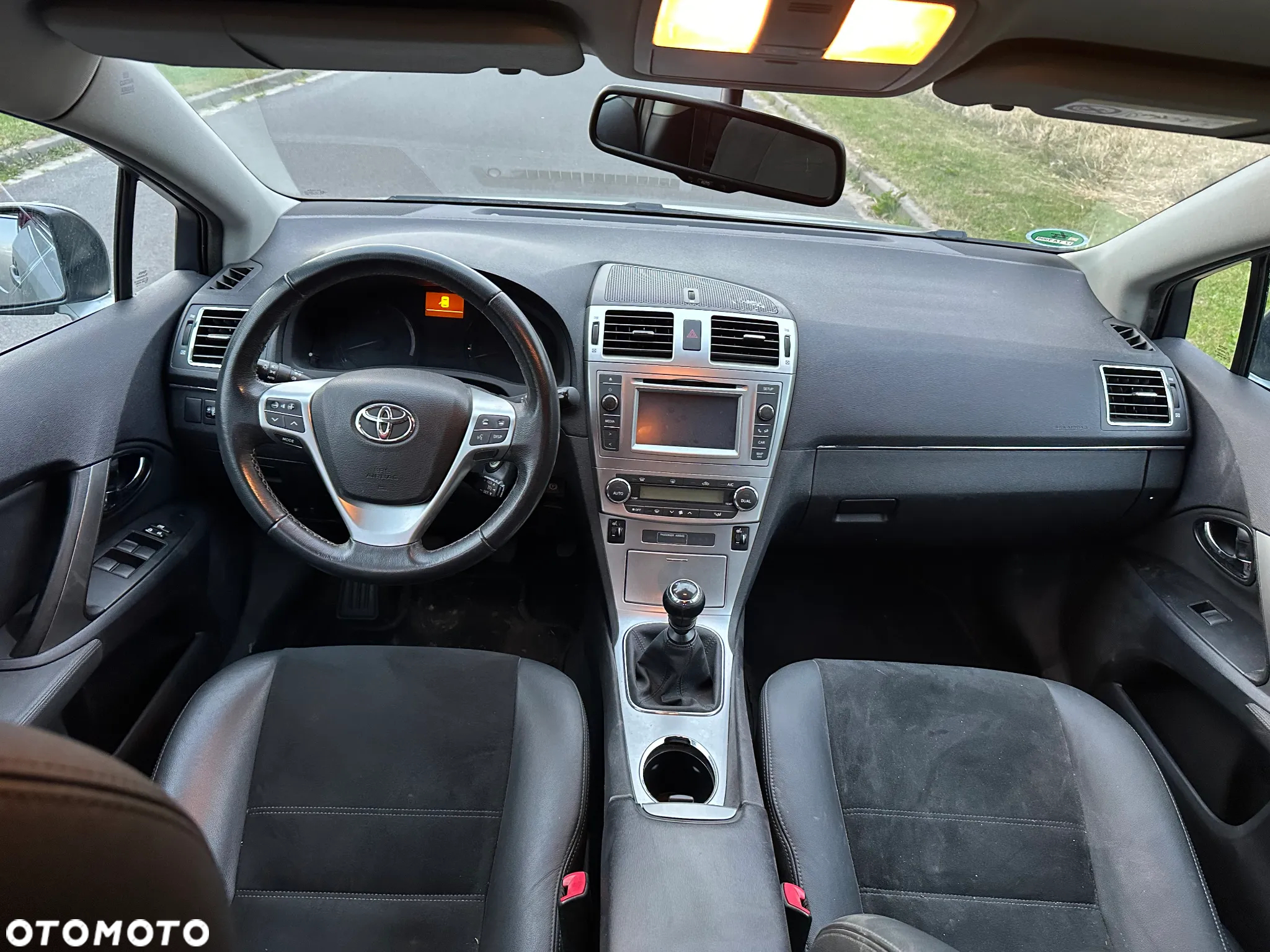 Toyota Avensis Combi 1.8 Executive - 5