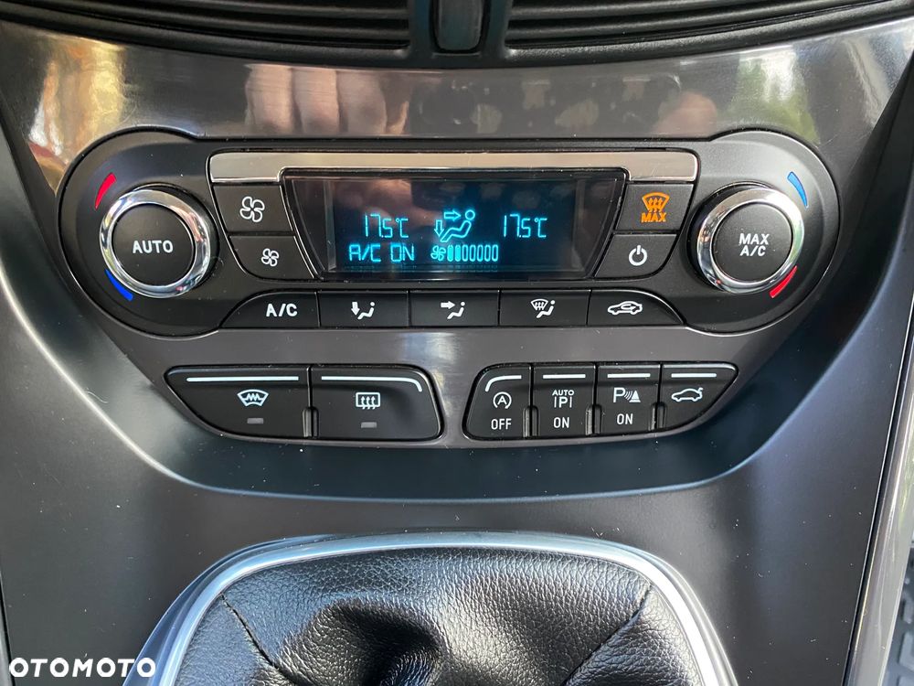 Ford Kuga 2.0 TDCi 4x4 Titanium - 29