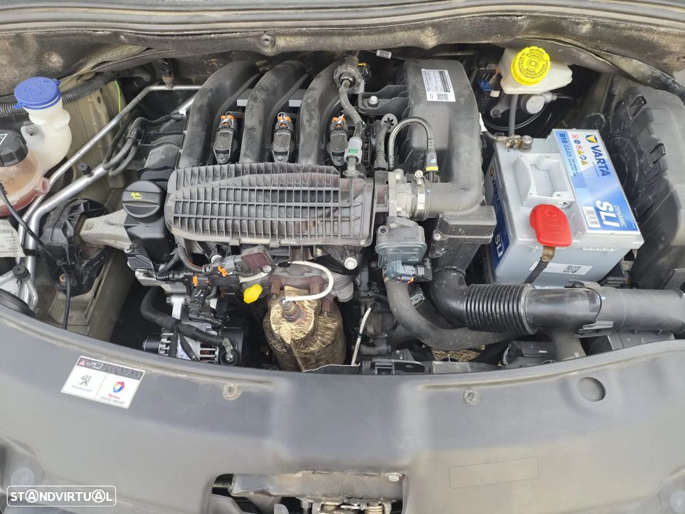 Peugeot 208 1.2 PureTech Allure - 6