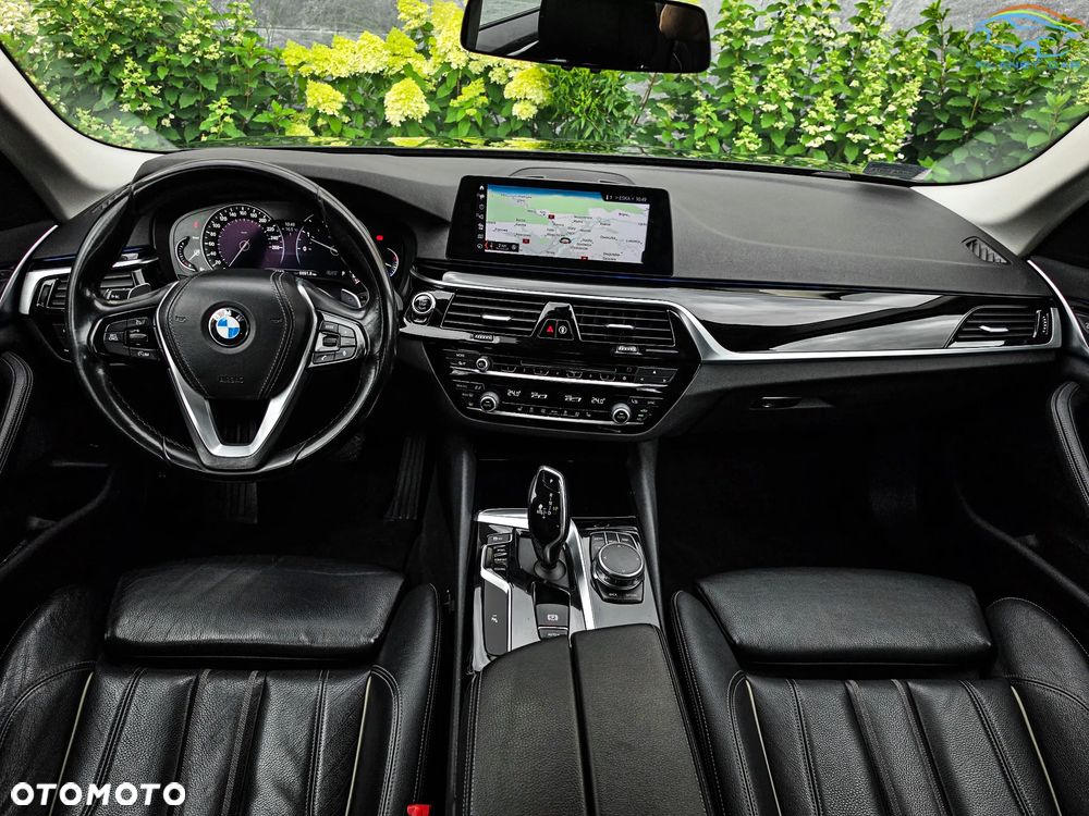 BMW Seria 5 525d Sport Line - 21