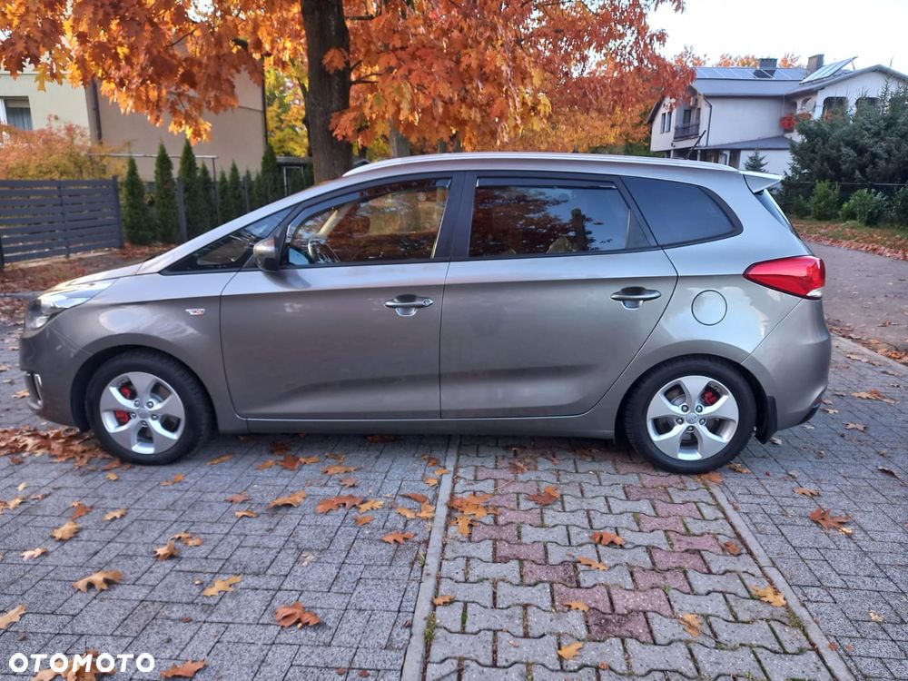 Kia Carens - 6
