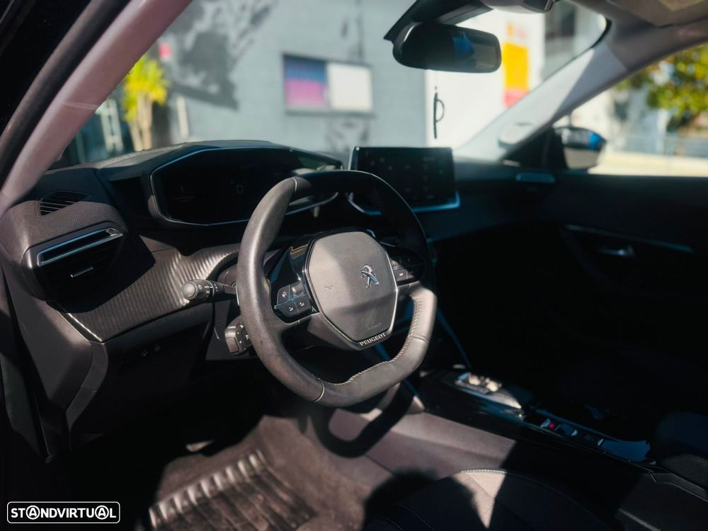 Peugeot 2008 1.2 PureTech Allure Pack EAT8 - 30
