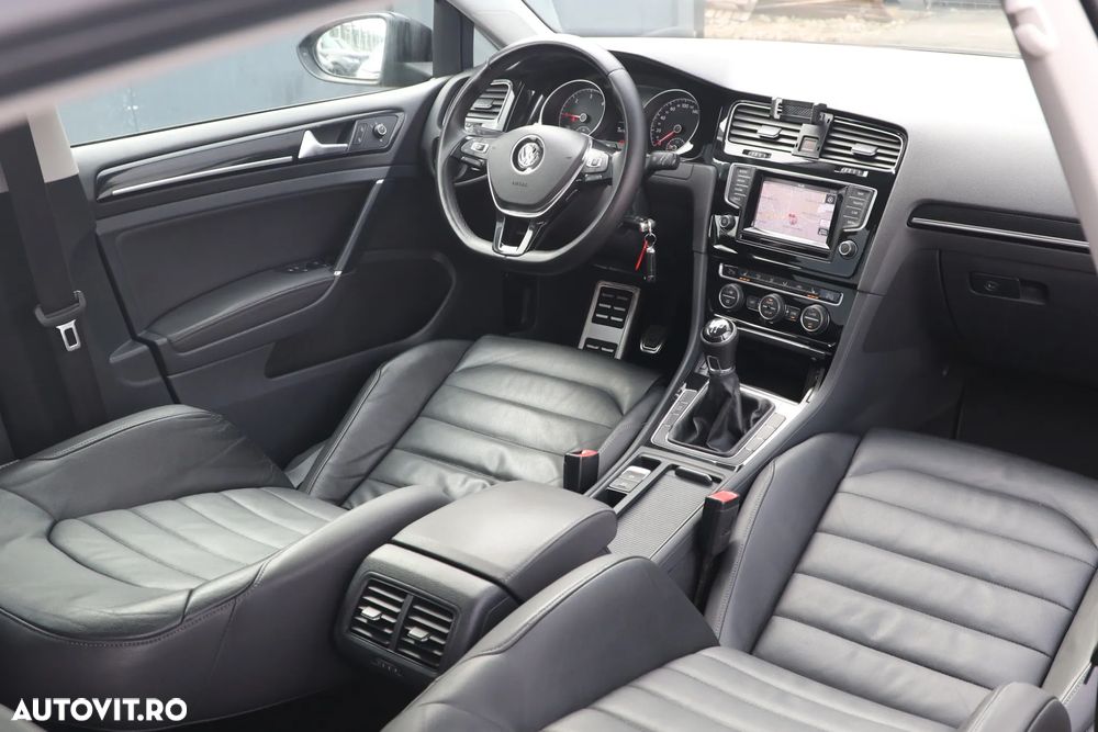 Volkswagen Golf 1.6 TDI DPF BlueMotion Technology Highline - 19