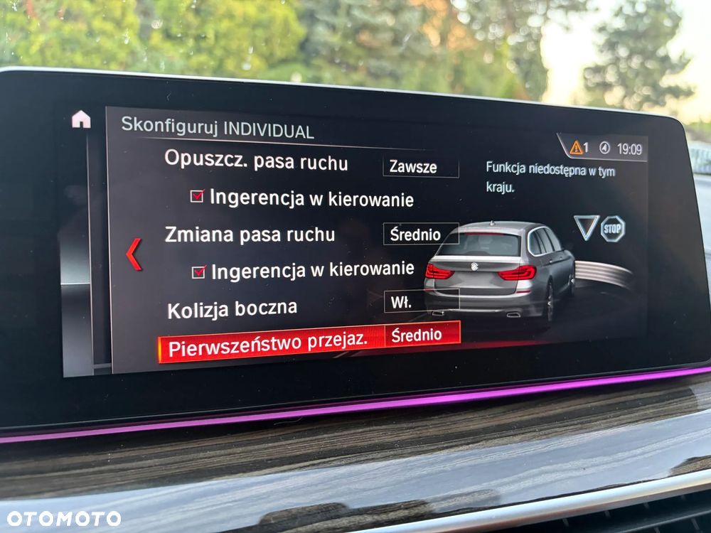 BMW Seria 5 520d xDrive Luxury Line - 29
