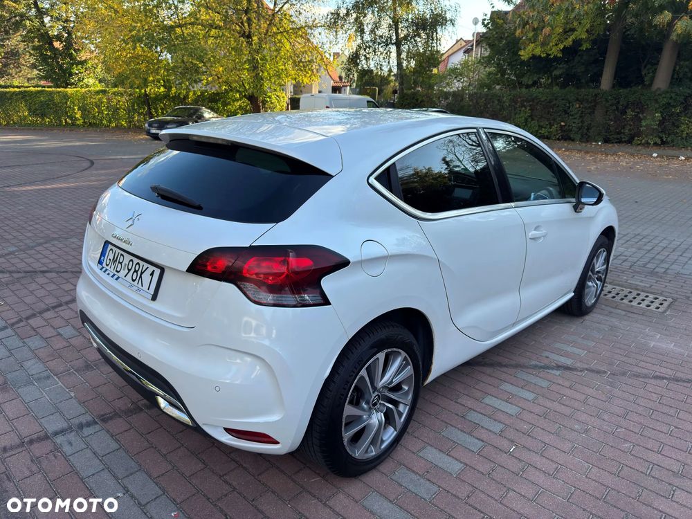 Citroën DS4 1.6 e-HDi SoChic MCP - 6