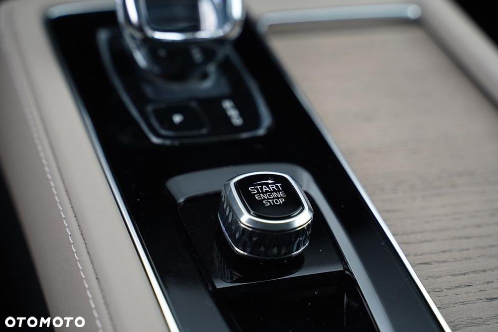 Volvo XC 90 B5 B AWD Ultra Bright 7os - 22