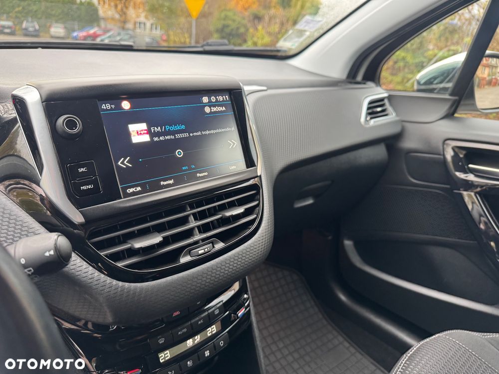 Peugeot 208 - 14