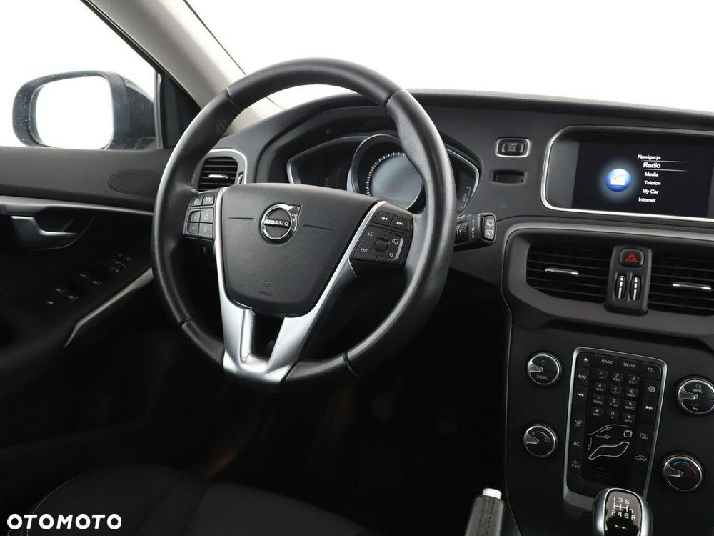 Volvo V40 T2 Momentum - 17