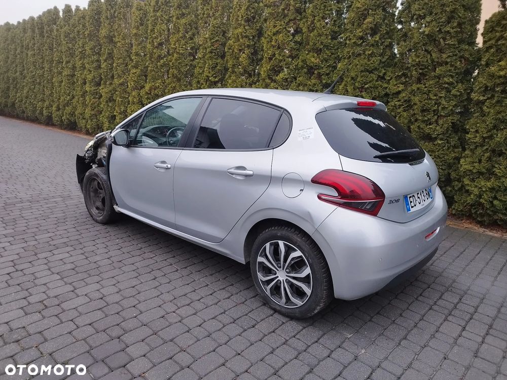 Peugeot 208 1.6 BlueHDi Active S&S - 8