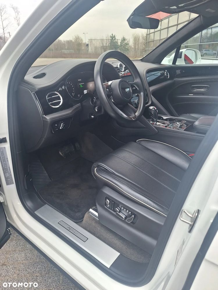Bentley Bentayga - 12