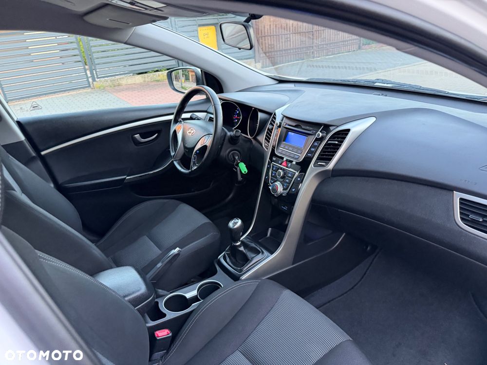 Hyundai i30 1.6 Comfort World Cup - 35